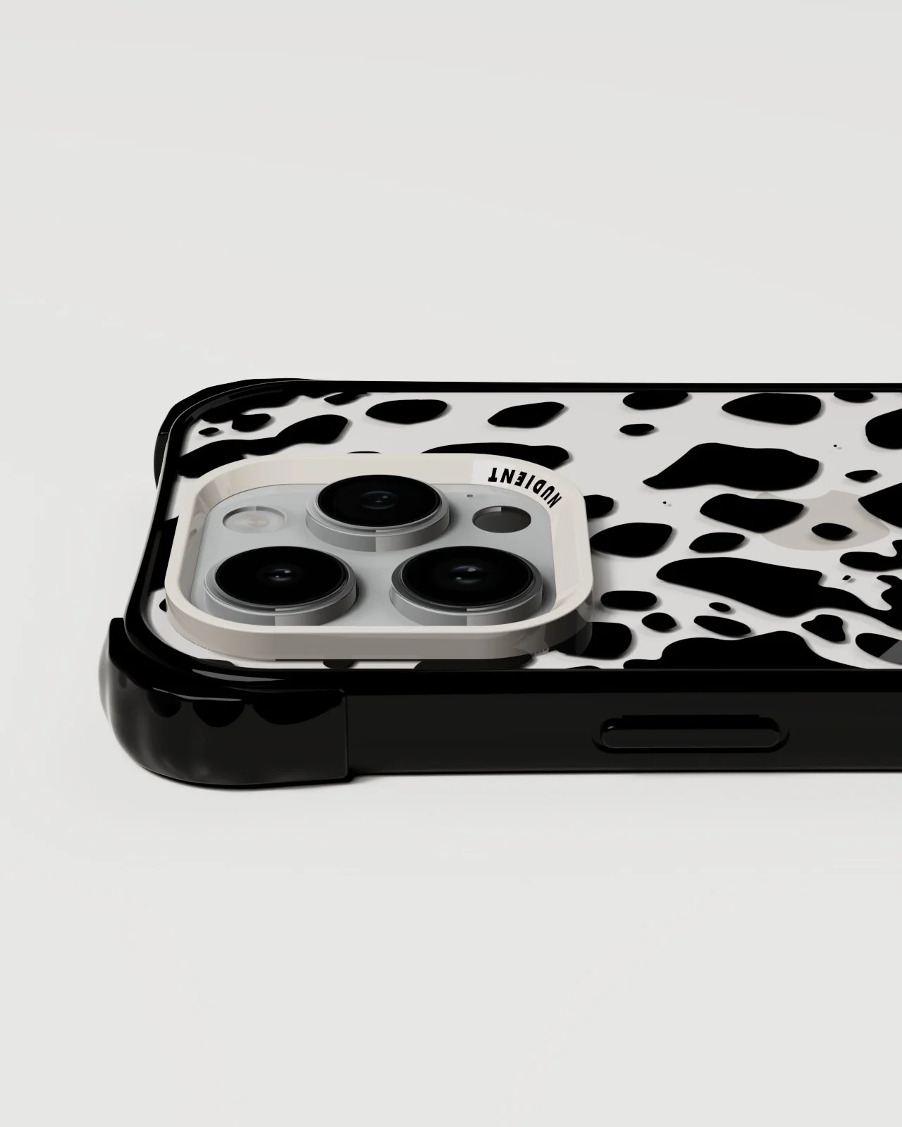 Form Bumpy Case - Image 4